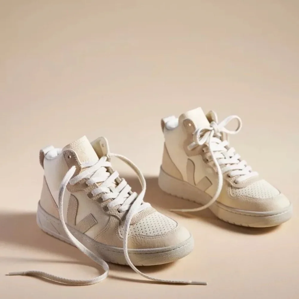Veja V-15 High Top Sneakers Light Sand Leather
  Size: 37 / 6 - 6.5 - Picture 7 of 7